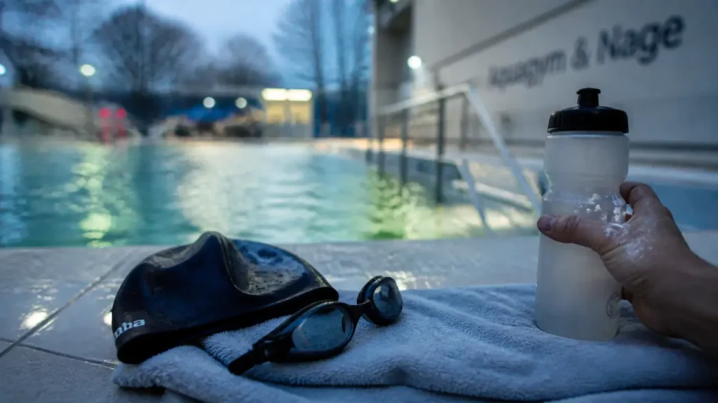 Activités aquatiques à Strasbourg : aquagym en piscine municipale
